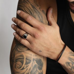 ANEL SQUARE BLACK PONTO CHIC
