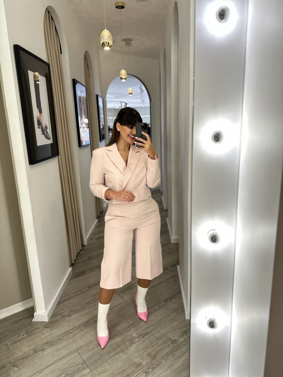 BLAZER ROSA CURTO COM BOTOES RINASCIMENTO - Image 5